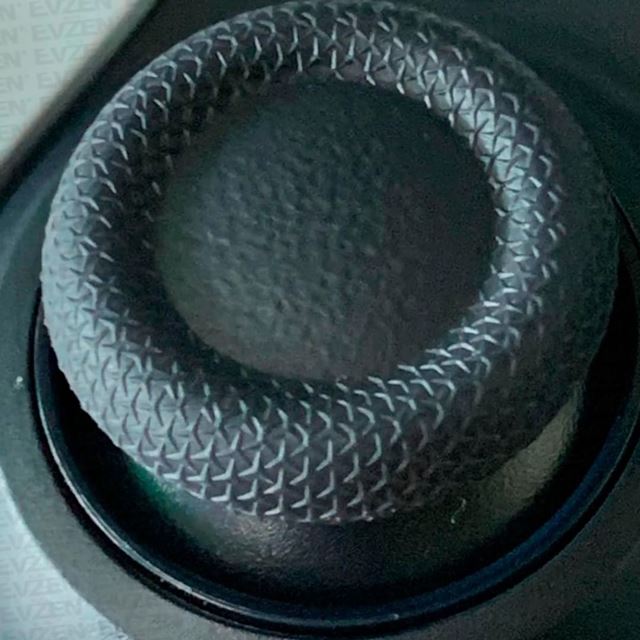 Dualsense gamepad sa uk�zal rozobran� 