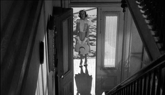 Filmov� �kola tentoraz o rakurzoch: podh�ady vs. nadh�ady 