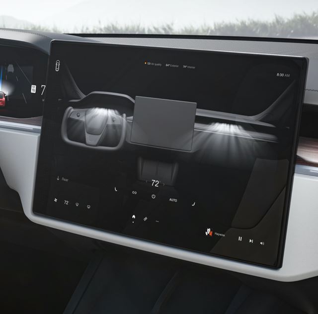 Tesla uk�zala nov� Model S s vylep�en�m interi�rom ...... a so Zakl�na�om 3 