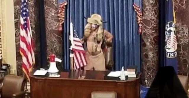 Facebook zablokoval Trumpove Facebook a Instagram kont 