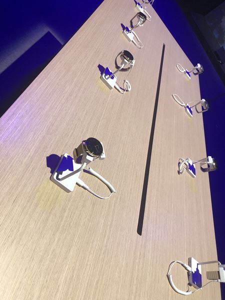 Huawei predstavil nov� flagship Nova 9, smart hodinky aj sl�chadl� v tvare r��u  