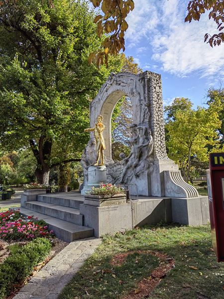 Huawei Nova 9 spustil predobjednvky, pridva k nim FreeBuds 4i, ale ak vlastne je?  