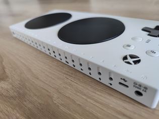 Ak je Xbox Adaptive Controller? 