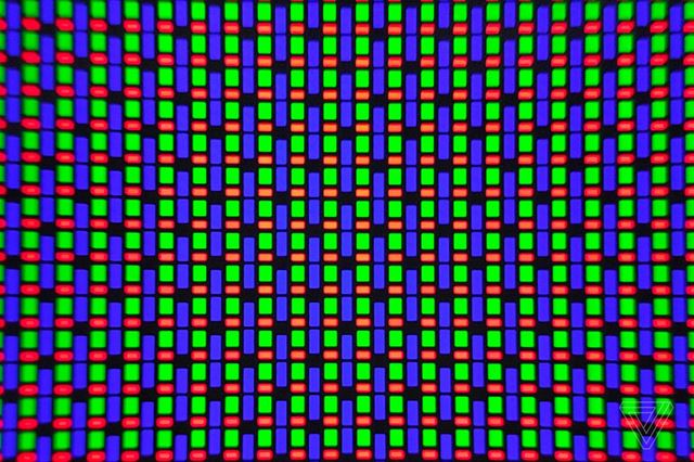 Switch OLED m pln RGB displej, je chrnen fliou, ktor nemte strhva 