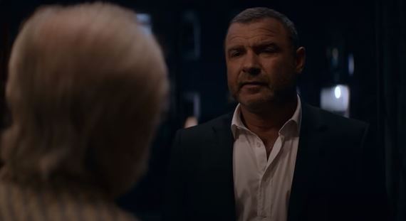 Seri�lov� pr�beh Raya Donovana sa zakon�� celove�ern�m filmom