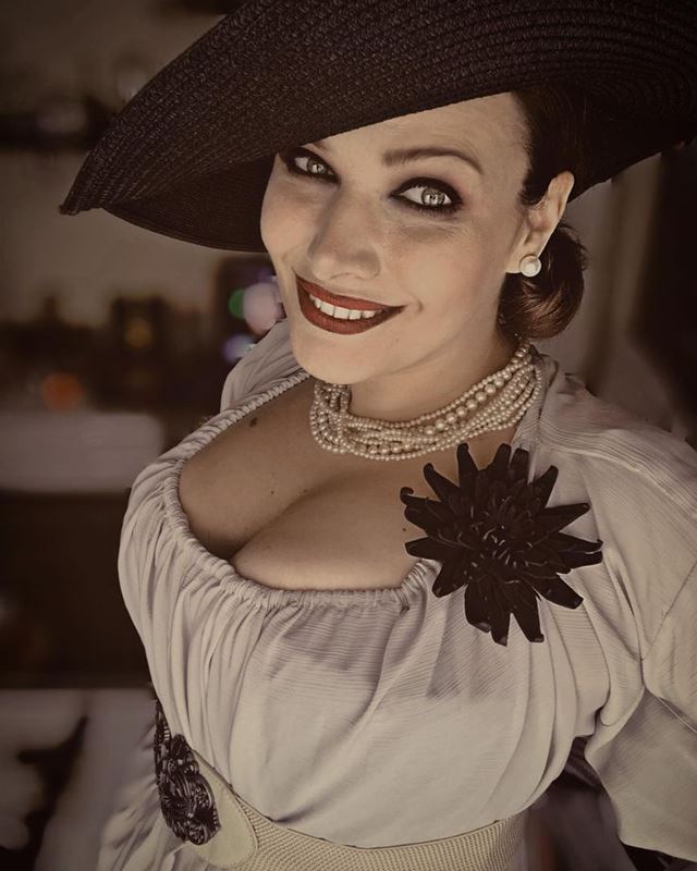 Capcom sa te reakcim na Lady Dimitrescu, priblil jej vku 