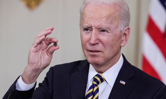 Amerika už hľadá riešenie na nedostatok čipov