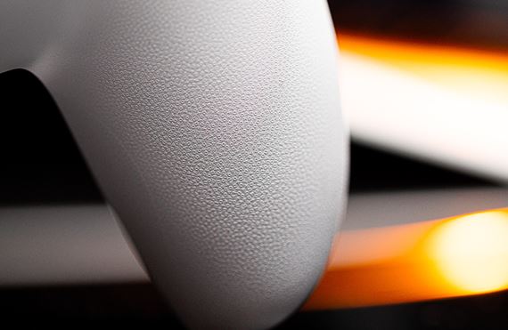 Sony priblížilo, ako vytváralo mikrotextúru na PS5 gamepade