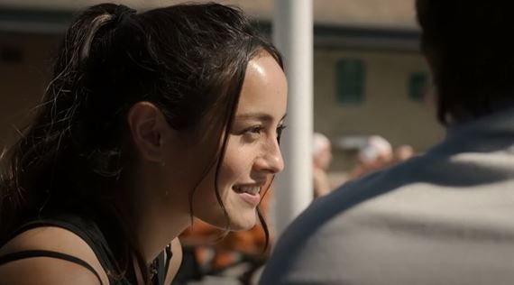 Generation sa snaží analyzovať súčasných tínedžerov, má však problémy so scenárom