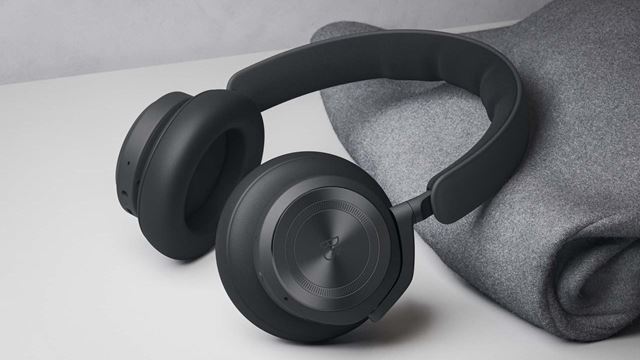 Bang & Olufsen prin�a nov� sl�chadl� Beoplay HX 