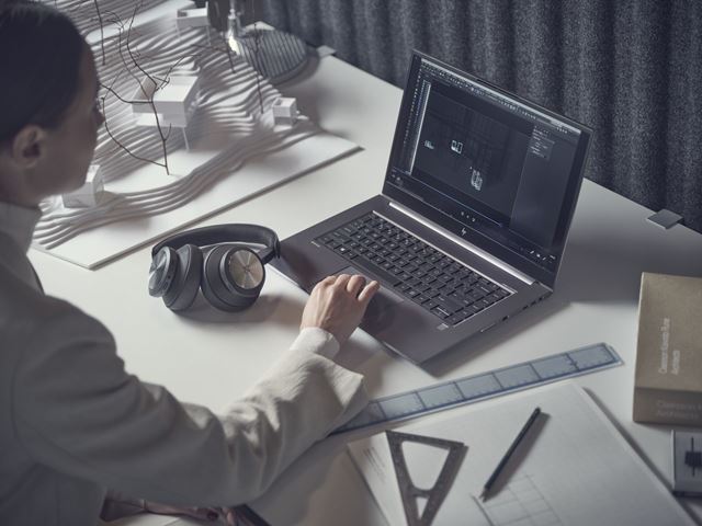 Bang & Olufsen predstavil Beoplay Portal, bude to ich prv hern wireless headset 