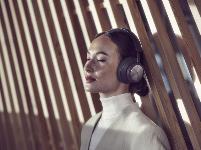 Bang & Olufsen predstavil Beoplay Portal, bude to ich prv hern wireless headset 