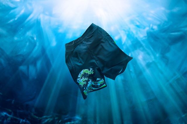 Zna�ka Razer chce radom oble�en� o�isti� plan�tu od plastov 