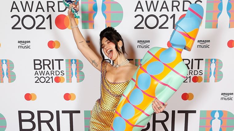 The BRIT Awards - ceny a outfity