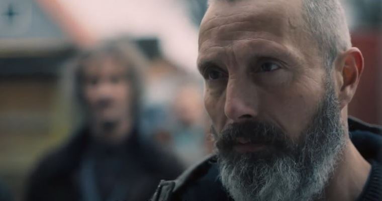 Mads Mikkelsen ozlomkrky lme krky v konene otvorench kinch