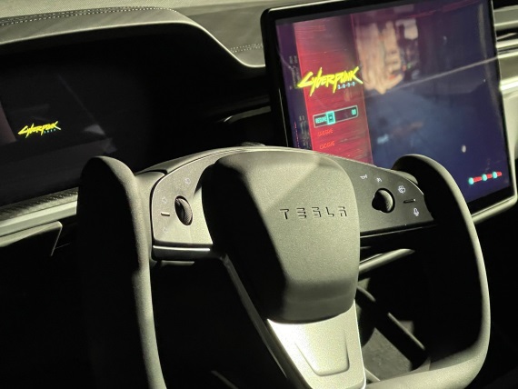 Tesla S Plaid predstavená, vie spustiť aj Cyberpunk 2077