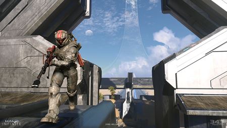 Halo Infinite naznail viac zo singleplayeru a predstavil multiplayer  