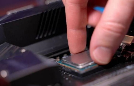 Podľa leaknutých testov je nový Core i9 12900k rýchlejší ako Ryzen 9 5950