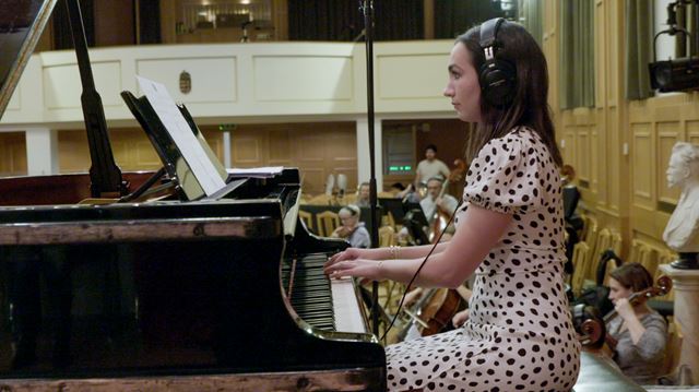 Emily Bear sa pridva k soundtracku novej Syberie  