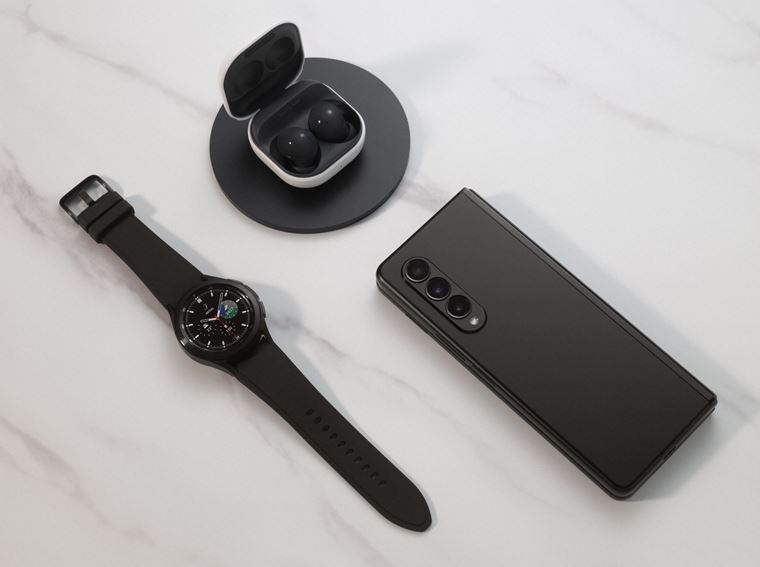 Samsung dnes vydal Fold3, Flip3 a Watch4, spustil aj platenie hodinkami