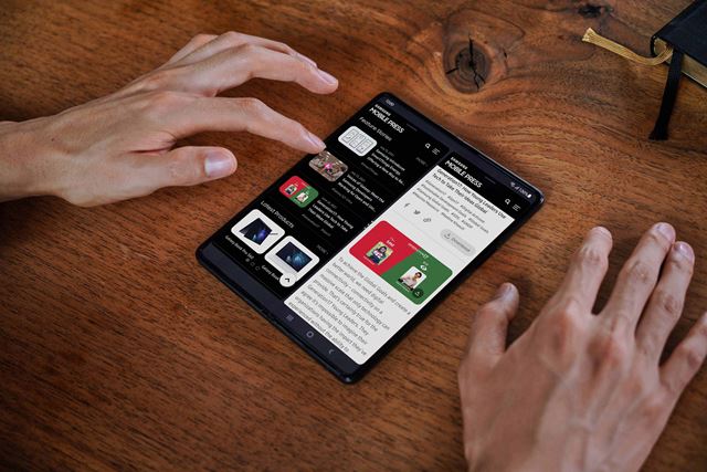 Samsung Galaxy Z Fold 3 bol predstaven�, pon�ka kameru pod displejom 