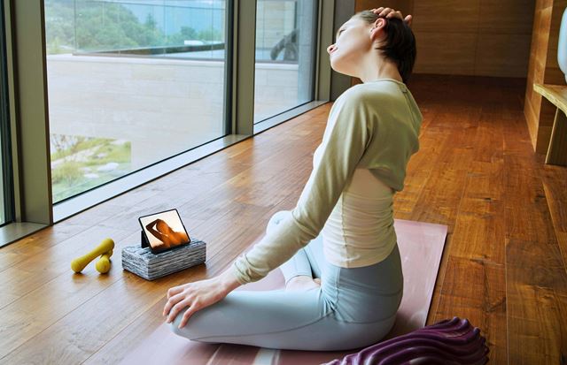 Samsung Galaxy Z Fold 3 bol predstaven�, pon�ka kameru pod displejom 