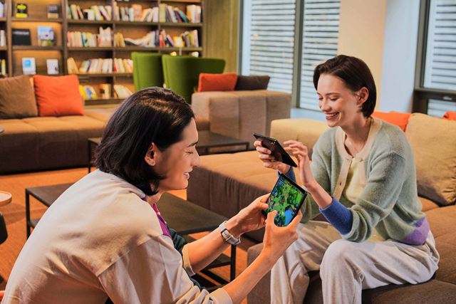 Samsung Galaxy Z Fold 3 bol predstaven�, pon�ka kameru pod displejom 