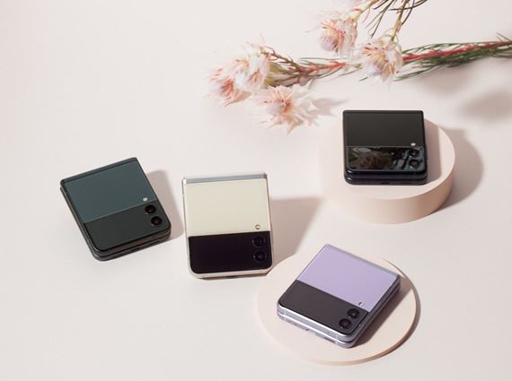 Samsung prináša Galaxy Z Flip 3 5G aj s vylepšeniami