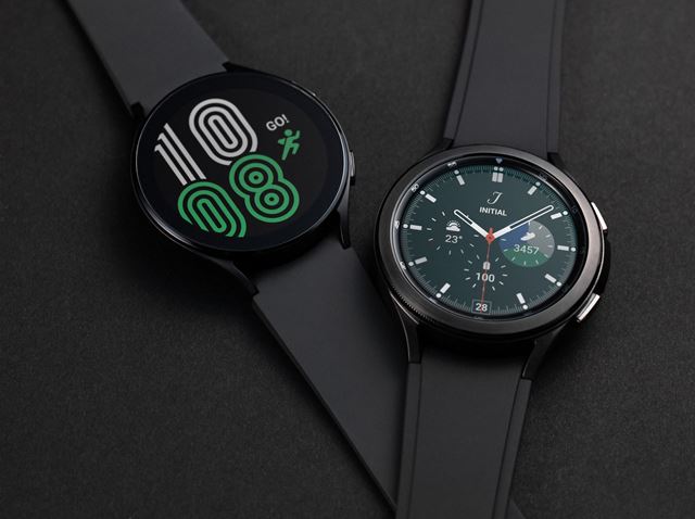 Samsung Galaxy Watch 4 a Watch 4 Classic predstaven 