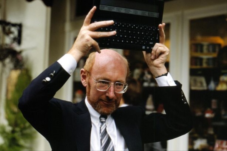 Zomrel Sir Clive Sinclair, vynlezca a tvorca ZX Spectrum potaa
