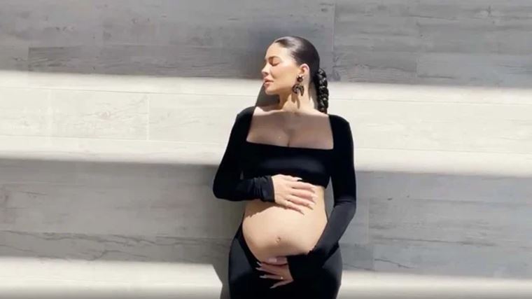 Kylie konečne potvrdila tehotenstvo novým videom