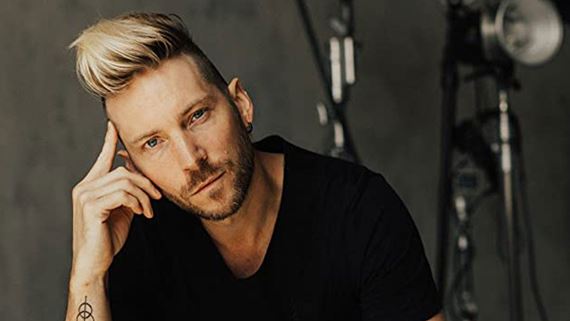 Troy Baker zapredá svoj hlas NFT projektu a musí sa tak popasovať s vlnou kritiky