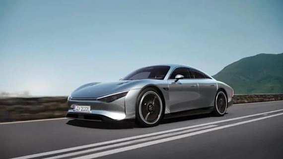 Mercedes predstavil VISION EQXX elektrické auto so solárnou strechou