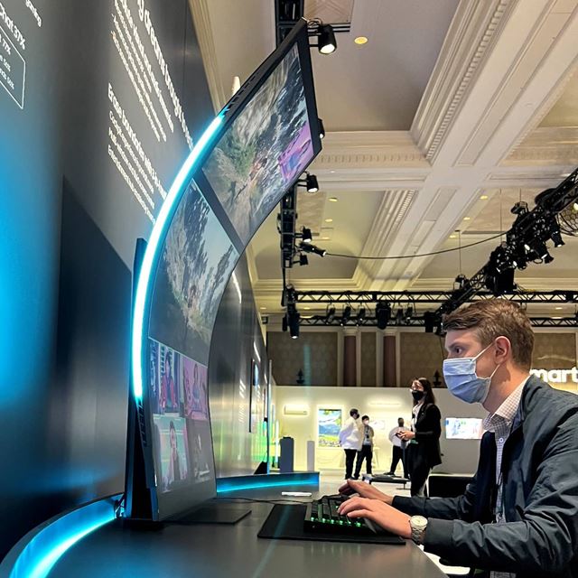 Samsung na CES predstavil Odyssey Ark, 55-palcov� zahnut� monitor 