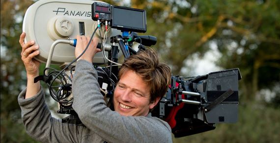 Ve�k� povode� a debutov� telev�zna s�ria Thomasa Vinterberga