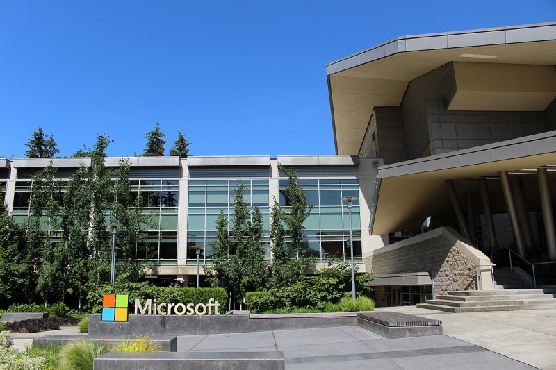 Microsoft prepustil okolo 1000 zamestnancov