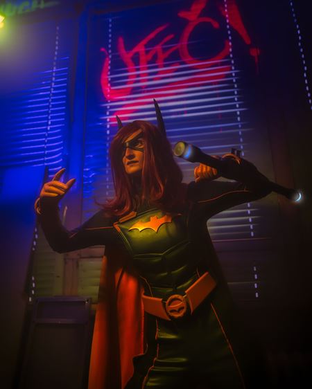 Batgirl - Barbara Gordon bola spozorovan v Prahe! Reaguj aj esk umelci  