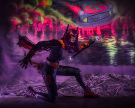 Batgirl - Barbara Gordon bola spozorovan v Prahe! Reaguj aj esk umelci  