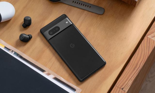 Google Pixel 7 a Pixel 7 Pro mobily a Pixel Watch hodinky predstaven 