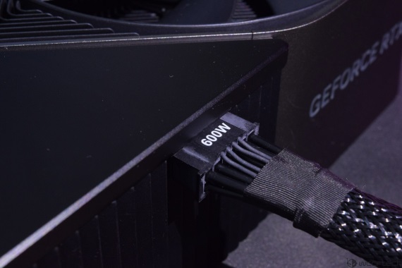 Nvidia vydala oficiálne stanovisko k problémom s káblami ku RTX 4090 grafikám