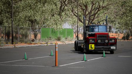 Autori Truck World Australia ete pred samotnou hrou vydaj Truck World Driving School  