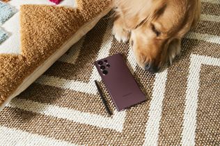 Samsung Galaxy S22 Ultra, S22 a S22 plus boli mobily predstaven 