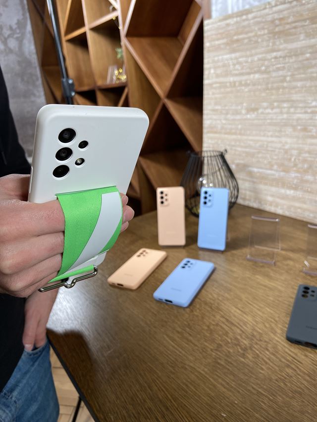 Samsung predstavil Galaxy A53 5G a Galaxy A33 5G mobily 