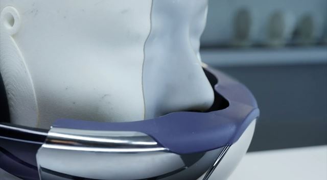 Dyson predstavil headset s �isti�om vzduchu 