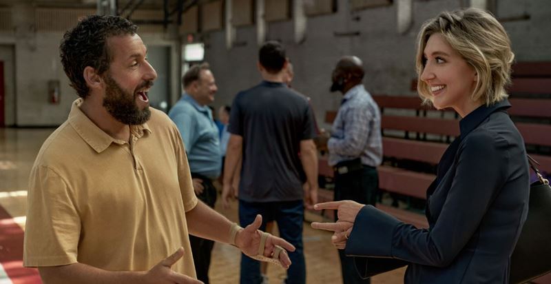 Netflix ponúka trailer k športovej dráme s Adamom Sandlerom