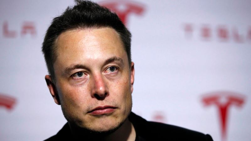Elon chcel od letušky sex