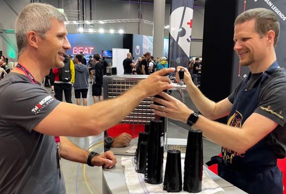 Slovensk tdio Nine Rocks Games a esk Ashborne Games zbierali peniaze na Ukrajinu prostrednctvom piva