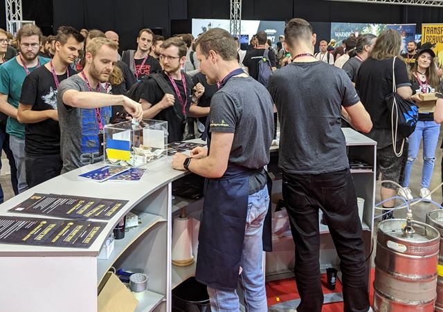 Slovensk tdio Nine Rocks Games a esk Ashborne Games zbierali peniaze na Ukrajinu prostrednctvom piva 