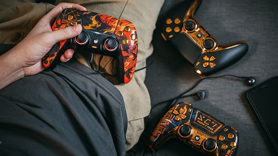 HexGaming predstavil svoje najnov�ie modifikovan� PS5 ovl�da�e pre eSport hr��ov