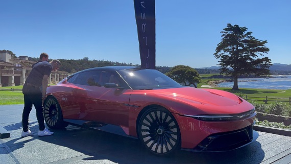 DeLorean naživo predstavil svoje nové auto Alpha5